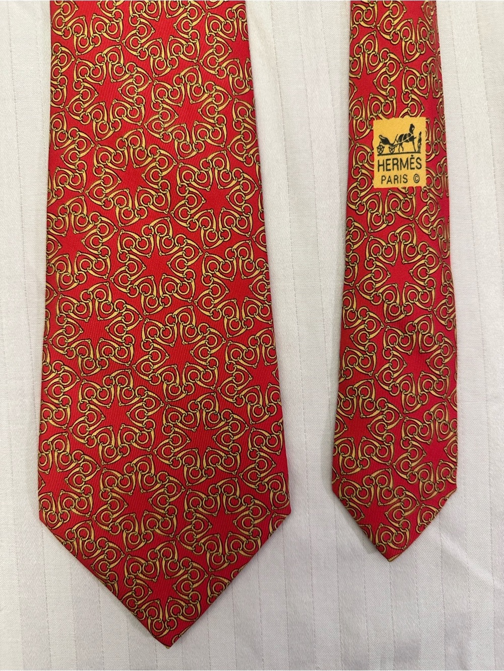 Hermès Red Gold Scroll Geometric Silk Tie Made in France